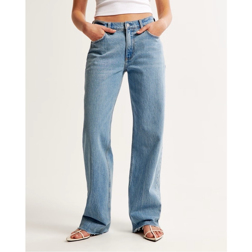 Abercrombie & Fitch Low Rise‎ Baggy Jean in Medium with Raw Hem
